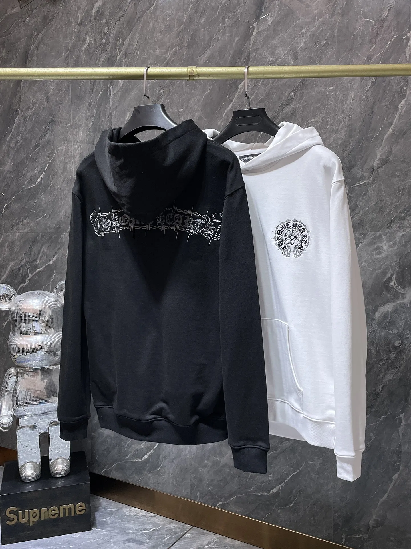 P250 Chrome Hearts Autumn and Winter 2025 Counter Synchronization Heavy Industry Horseshoe Roller Frayed Embroidered Hat Sweatshirt Heavy Industry Embroidery! Special stitching method. Improved customized version of 1:1 high-gram weight high-quality fabric. Recommended color: white, black. Size: S, M, L, XL